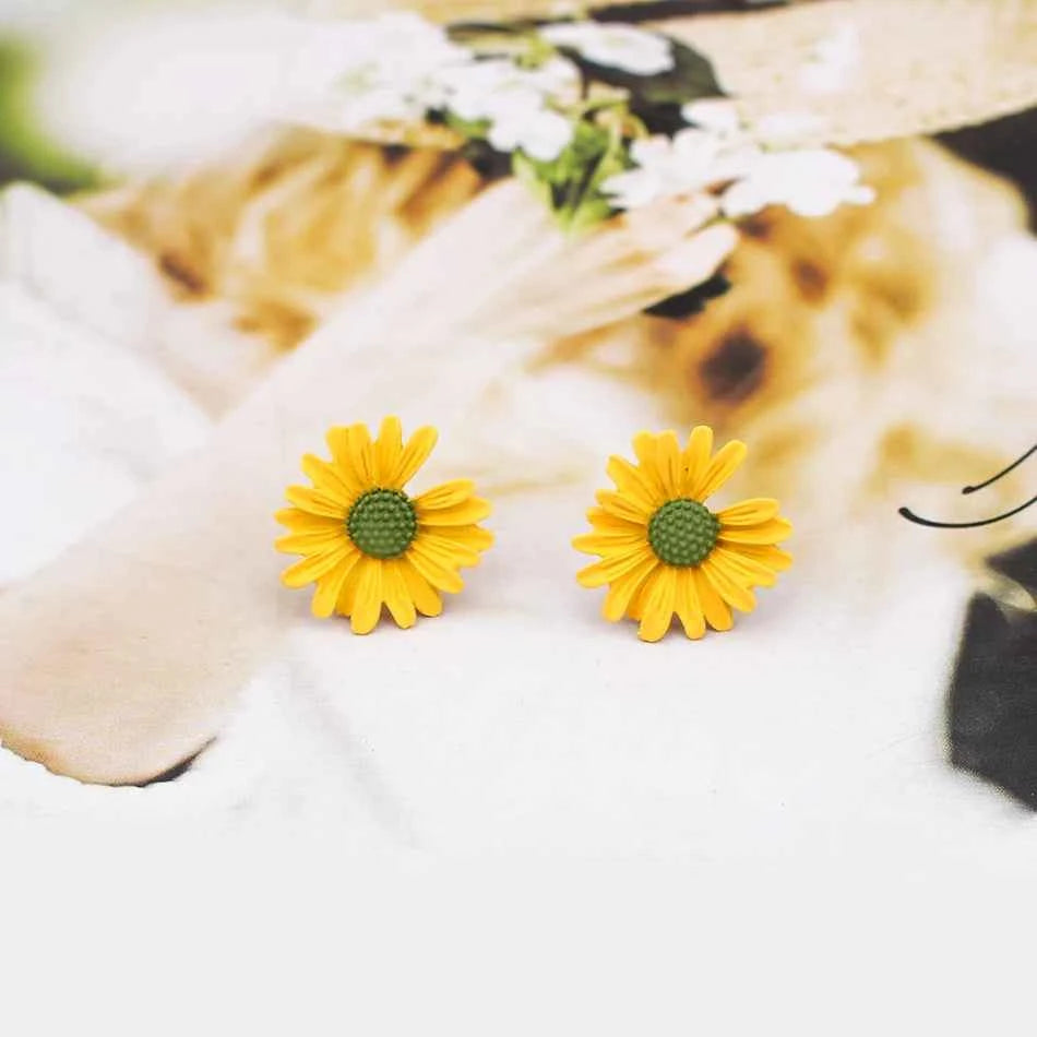 Trendy Sweet Cute Daisy Stud Earrings For Women Girls Korean Fashion Asymmetric Flower Earrings Yellow White Green Party Jewelry