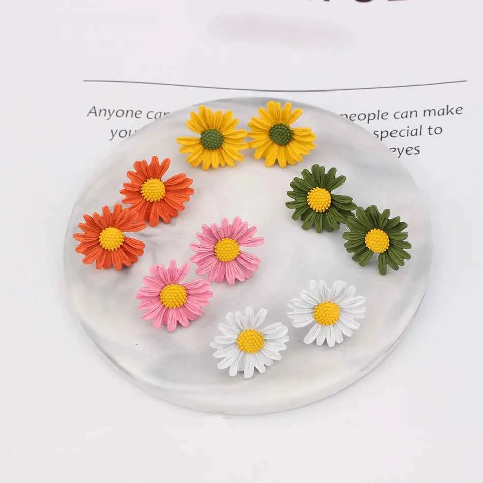 Trendy Sweet Cute Daisy Stud Earrings For Women Girls Korean Fashion Asymmetric Flower Earrings Yellow White Green Party Jewelry