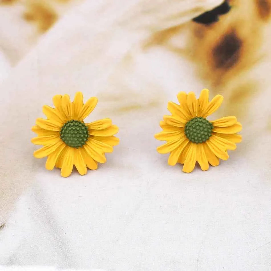 Trendy Sweet Cute Daisy Stud Earrings For Women Girls Korean Fashion Asymmetric Flower Earrings Yellow White Green Party Jewelry