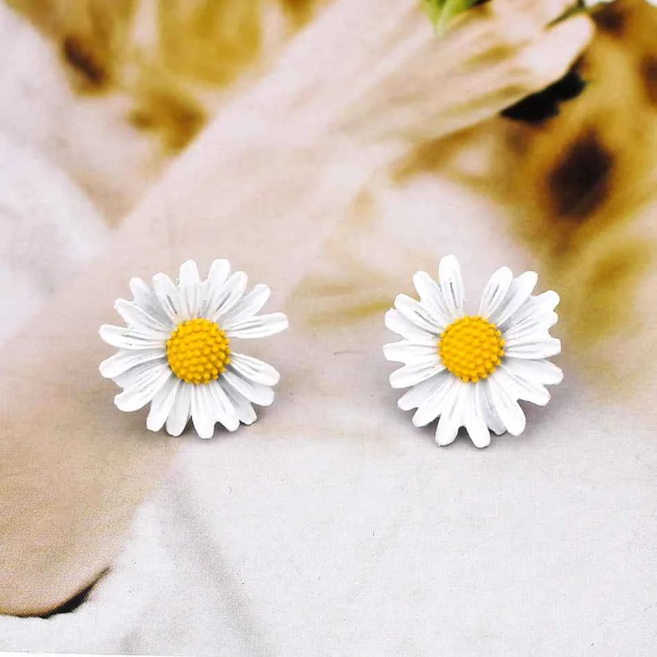 Trendy Sweet Cute Daisy Stud Earrings For Women Girls Korean Fashion Asymmetric Flower Earrings Yellow White Green Party Jewelry