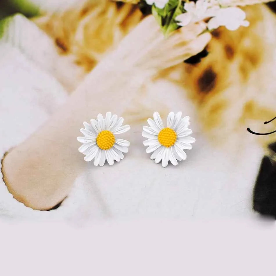 Trendy Sweet Cute Daisy Stud Earrings For Women Girls Korean Fashion Asymmetric Flower Earrings Yellow White Green Party Jewelry