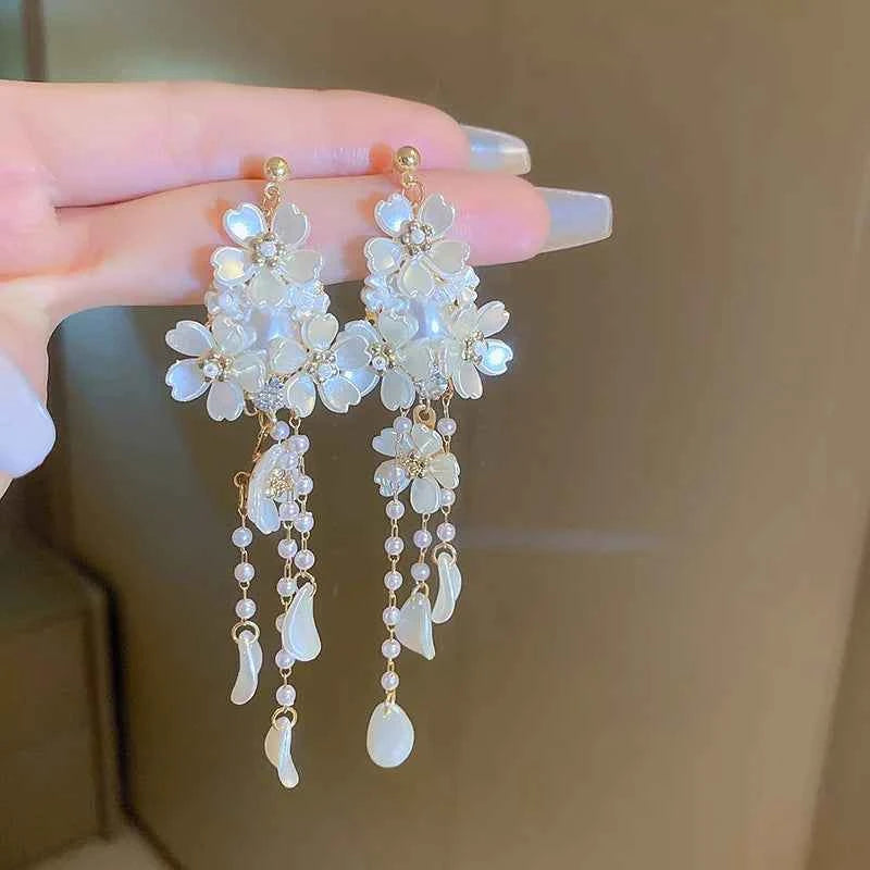 Luxury Flower Butterfly Long Tassel Drop Earrings for Women Exquisite Crystal Zircon Earrings Daily Accessories Party Jewelry