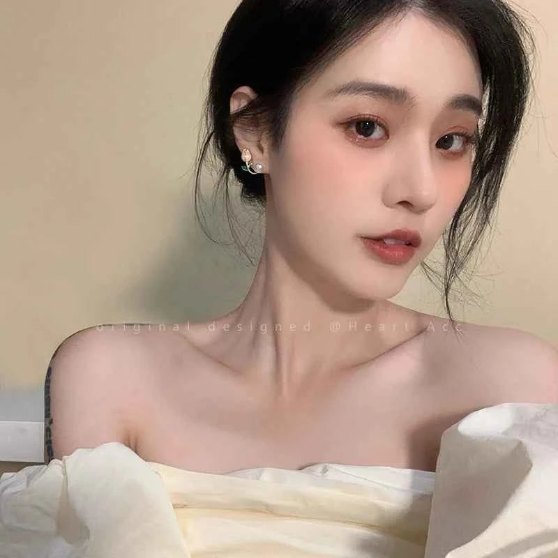 Trendy Gardenia Pearl Stud Earrings for Women New Design White Green Leaf Flowers Sweet Earrings Fashion Jewelry Wholesale