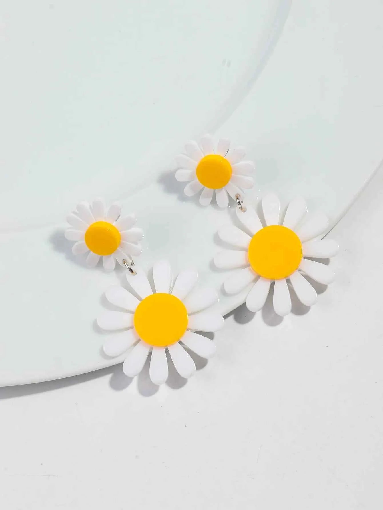 Boho Colorful Acrylic Sunflower Women's Earrings 2024 Trendy Geometric Daisy Flower Long Drop Earring Cute Simple Jewelry Gifts