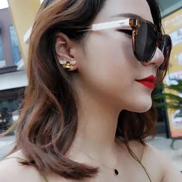 Women Summer Fashion Cute Bee Flower Earrings Girl's Versatile Style Asymmetric Creative Exquisite Earrings Gifts Accessories