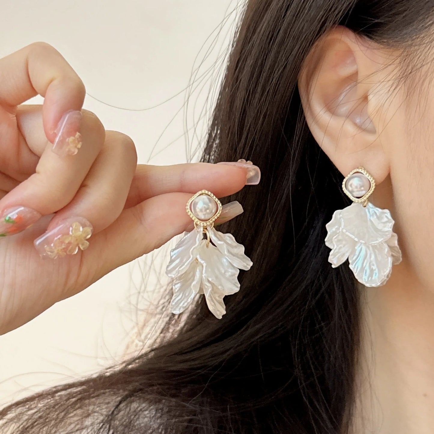 Korean Fashion Earrings Exquisite Dangle Earrings White Crystal Zirconia Flower Bridal Earring Party Jewelry for Women Aretes