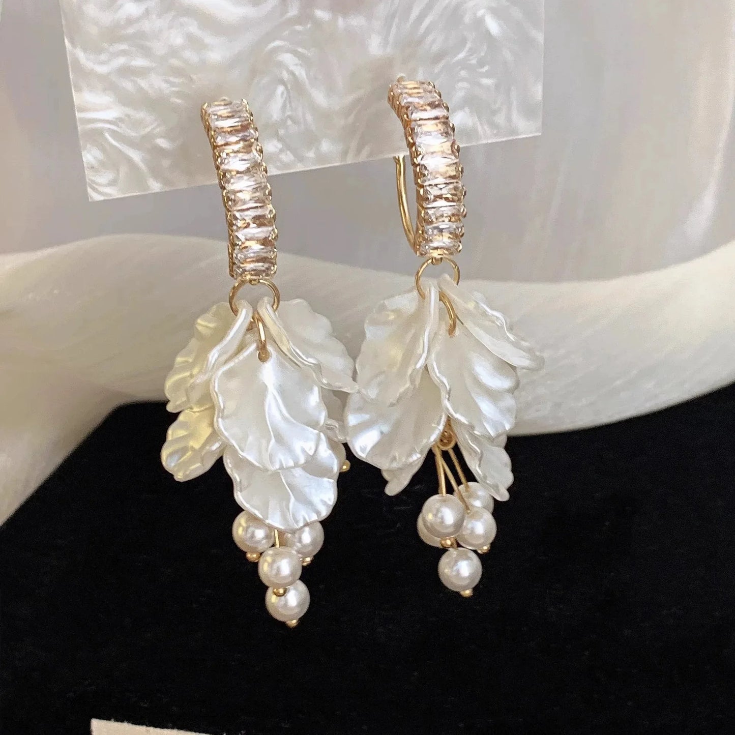 Korean Fashion Earrings Exquisite Dangle Earrings White Crystal Zirconia Flower Bridal Earring Party Jewelry for Women Aretes