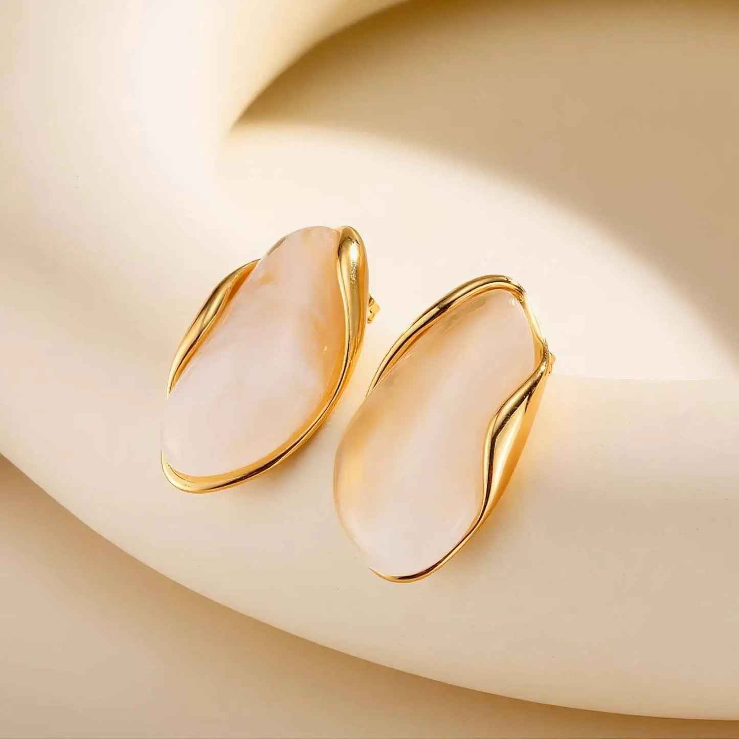 Vnox 2025 Autumn New Brown Resin Geometric Stud Earrings,Stainless Steel 18k Gold-plated Ear Needle,Piercing Jewelry For Women