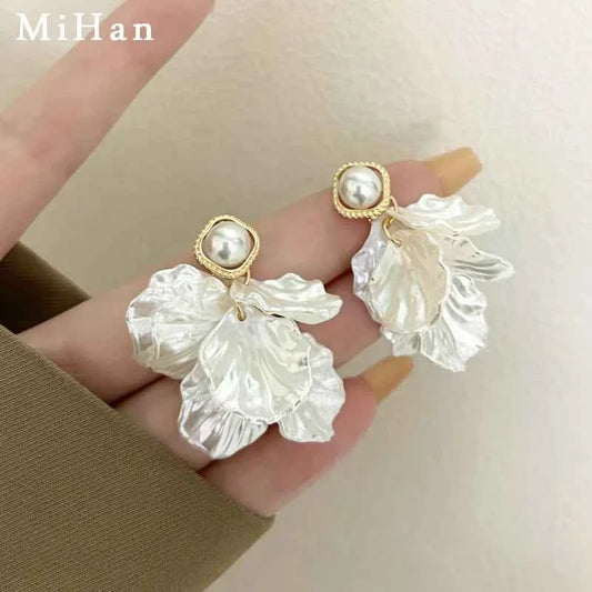 Fashion Jewelry 925 Silver Needle Elegant Temperament White Color Petal Earrings For Women Wedding Gifts Sweet Design Hot Sale