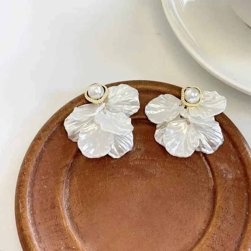 Fashion Jewelry 925 Silver Needle Elegant Temperament White Color Petal Earrings For Women Wedding Gifts Sweet Design Hot Sale
