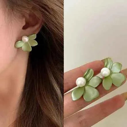 Trendy  Gardenia Pearl Stud Earrings for Women New Design White Green Leaf Flowers Sweet Earrings Fashion Jewelry Wholesale