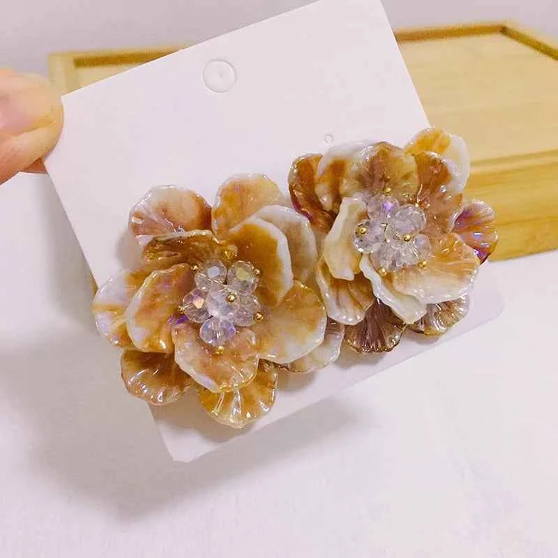 Fashion Colorful Acrylic Resin Vibrant Flower Stud Earrings For Women Sweet Elegant Big Transparent Floral Earrings Jewelry Gift