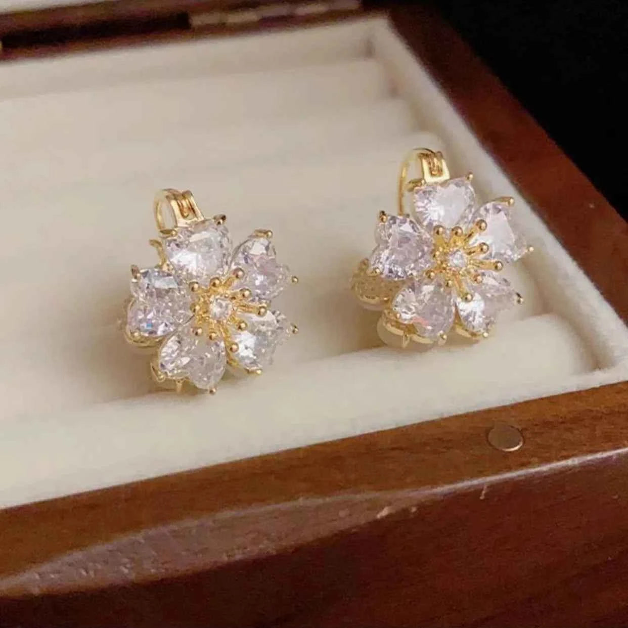 New Fashion Cute Red Zircon Cherry Stud Earrings Fashion Charm Crystal Party Birthday Holiday Gift