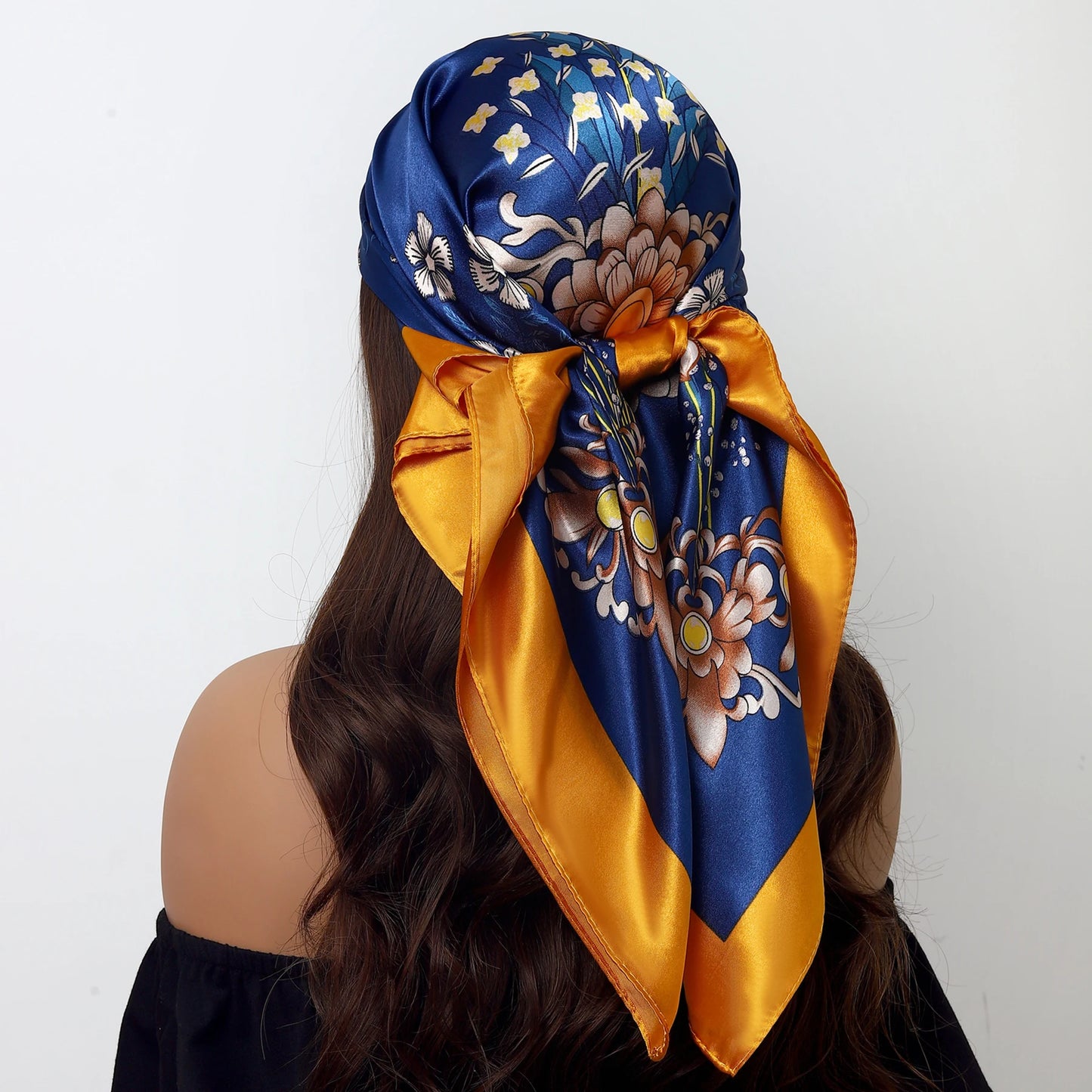 1 piece 35.4 inches Women Shawls Fashion print Summer Kerchief Luxury Brand 90X90CM Bandanna New Foulard Satin Square Headcloth