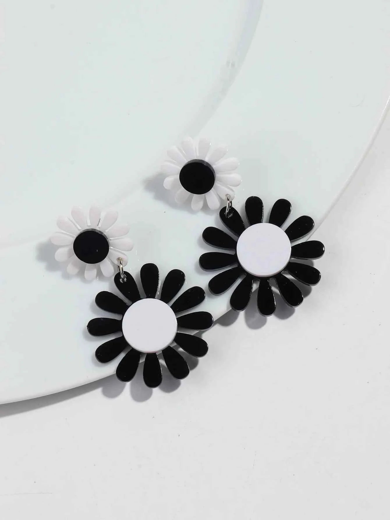 Boho Colorful Acrylic Sunflower Women's Earrings 2024 Trendy Geometric Daisy Flower Long Drop Earring Cute Simple Jewelry Gifts