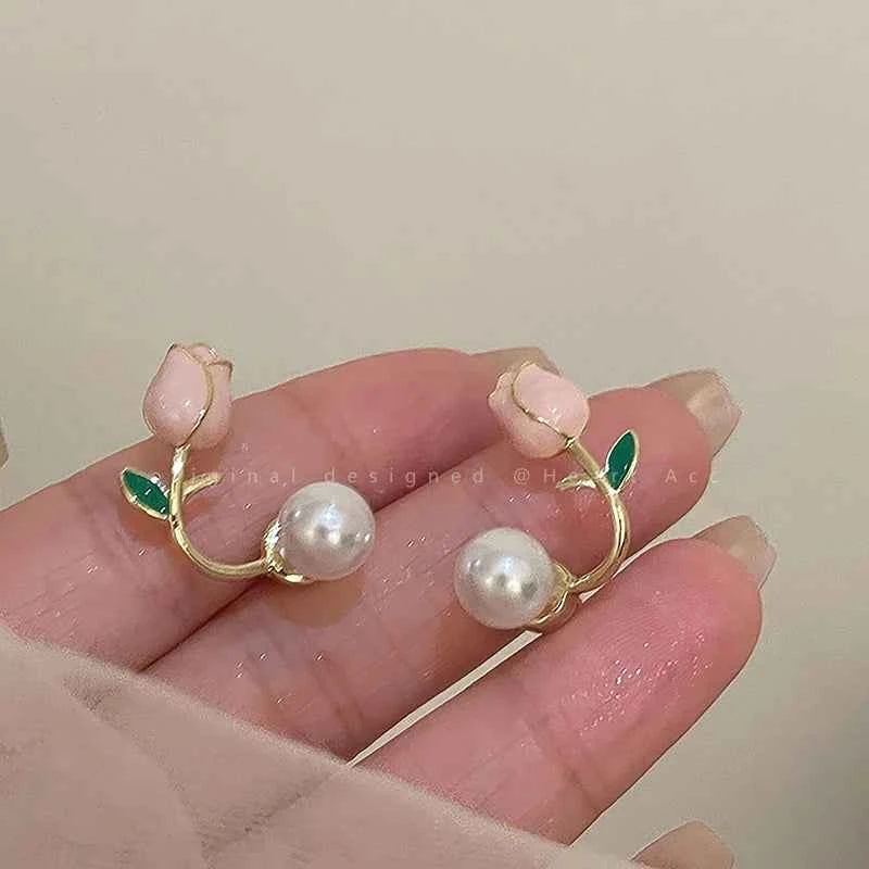 Trendy Gardenia Pearl Stud Earrings for Women New Design White Green Leaf Flowers Sweet Earrings Fashion Jewelry Wholesale