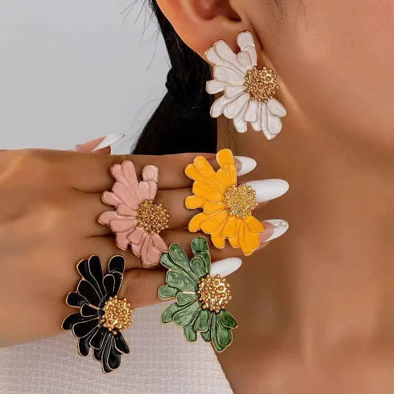 Stud Earrings For Women Girls Retro Alloy Flower Simple Ear Accessories Fashion Jewelry Holiday Party Gift E540