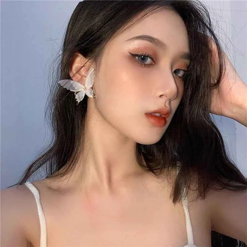 Cute Exaggerate White Metal Mesh Big Butterfly Wings Stud Earring for Women Personality Fashion Korea Jewelry Accessories Gift