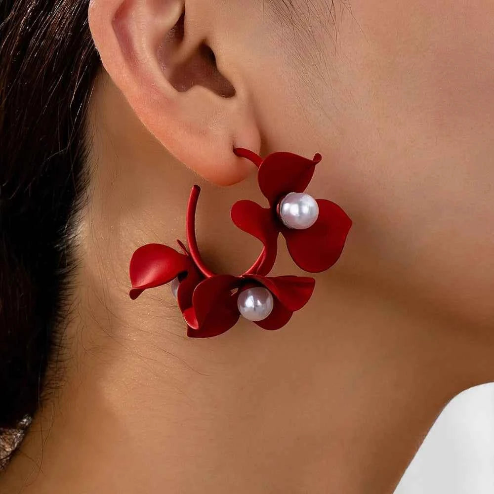 Imitation Pearl Flower Earrings for Women Simple Fashion Ear Jewelry Accessories Hot Sale Party Gift 2025 New Style