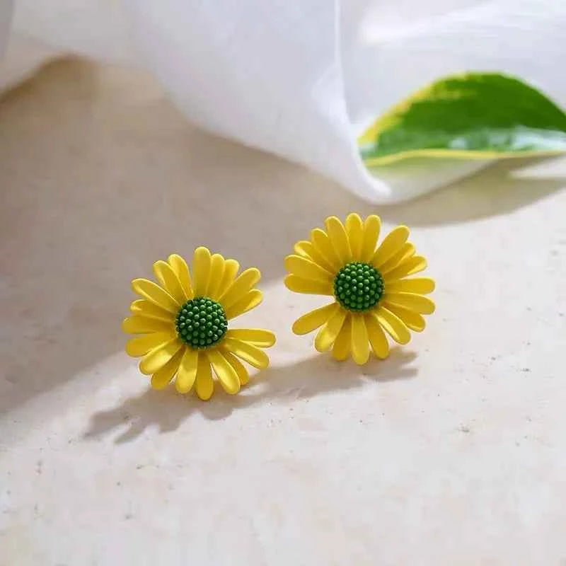 Trendy Sweet Cute Daisy Stud Earrings For Women Girls Korean Fashion Asymmetric Flower Earrings Yellow White Green Party Jewelry