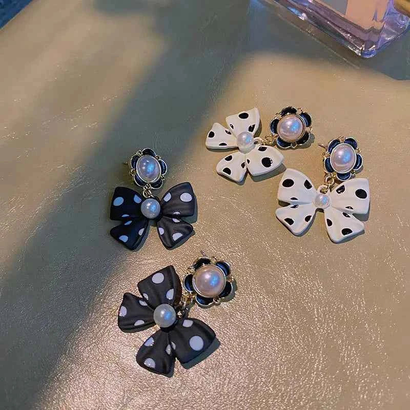 Punk Girl Earrings Korean Version High-end 2022 New Fashion All-match Niche Polka Dot Bow Pearl Earrings Wholesale Sales Brincos