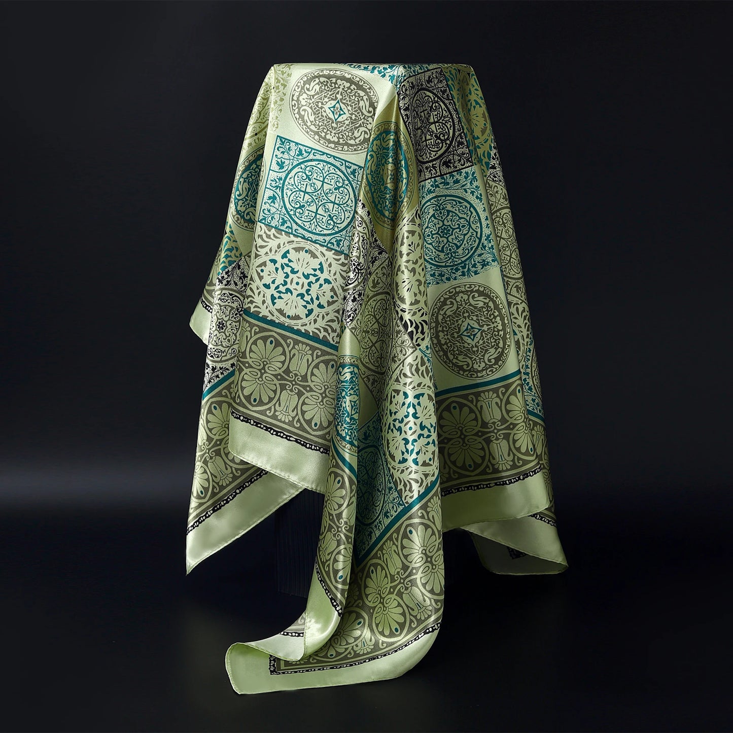 1 piece 35.4 inches Women Shawls Fashion print Summer Kerchief Luxury Brand 90X90CM Bandanna New Foulard Satin Square Headcloth