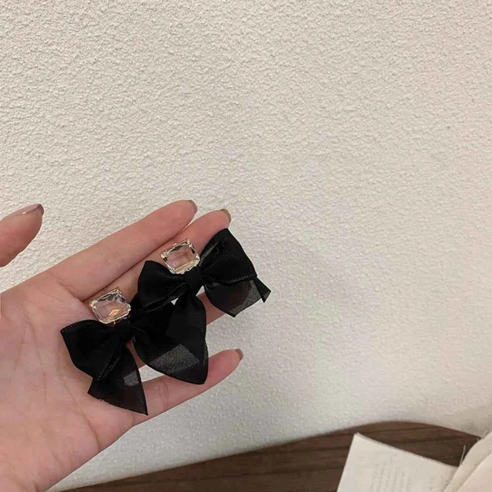 New Fashion Korean Cute Sweet Black White Women Statement Stud Earrings Fabric Lace Bow Drop Earrings Luxury Jewelry Party Gifts