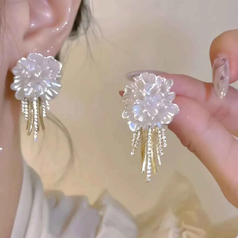 Korean Fashion Earrings Exquisite Dangle Earrings White Crystal Zirconia Flower Bridal Earring Party Jewelry for Women Aretes
