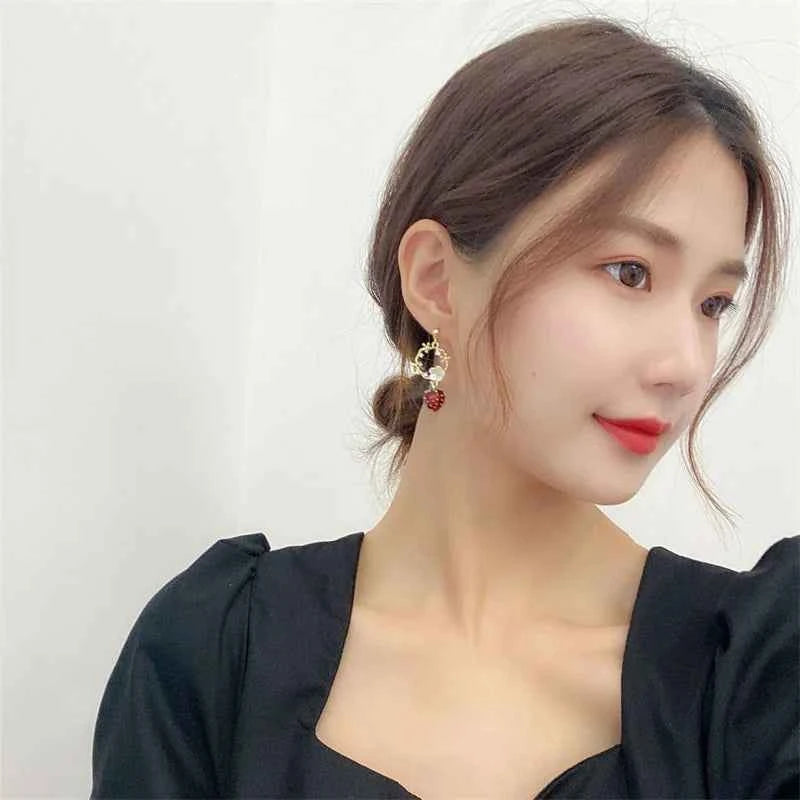 Korean Style Flower Cute Animal Rabbit Dangle Earrings For Women Strawberry Zircon Bee Asymmetrical Tassel Earring Party Jewelry