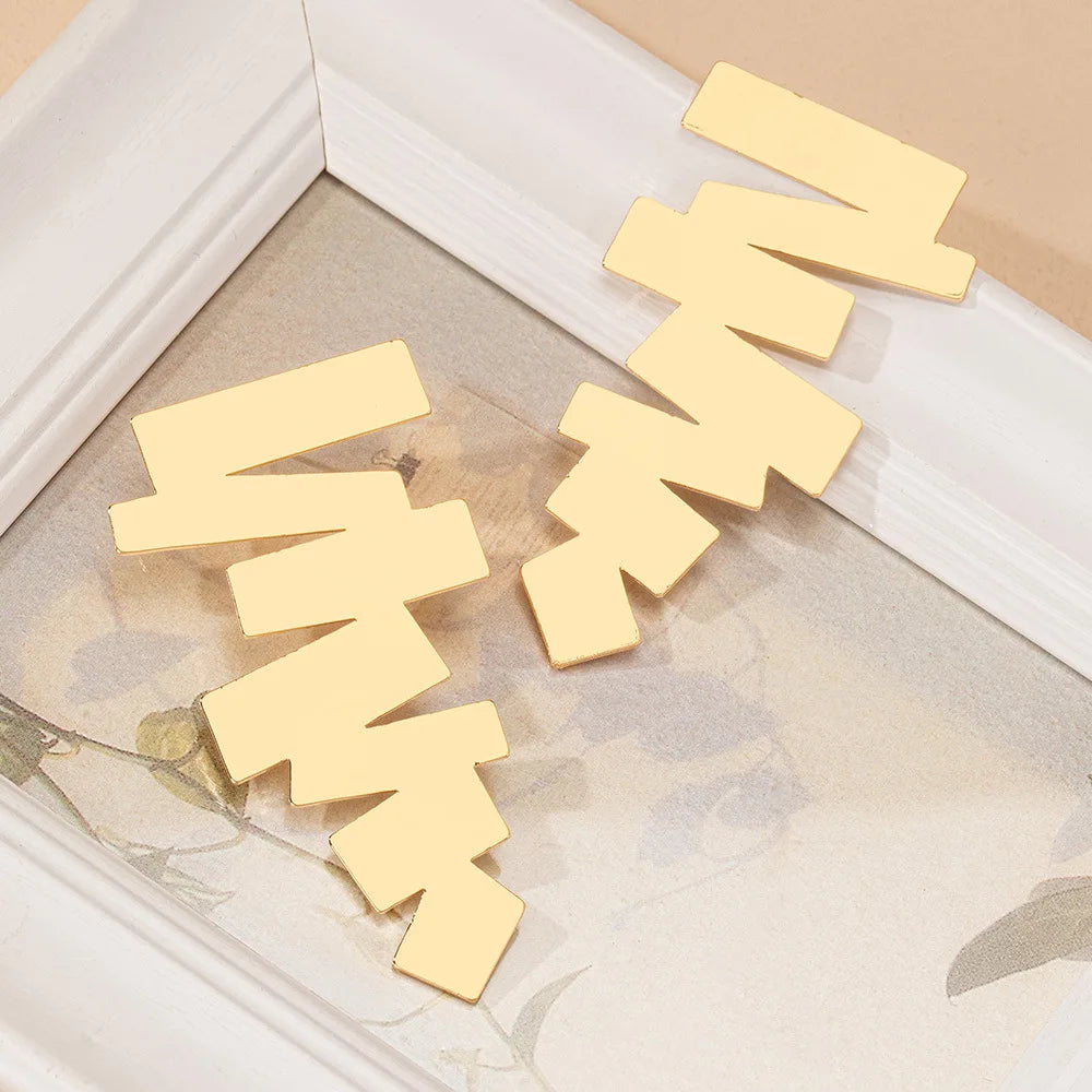 Stud Earrings for Women Personalized Geometric Irregular Ear Accessories Fashion Jewelry Holiday Party Gift OL DE059