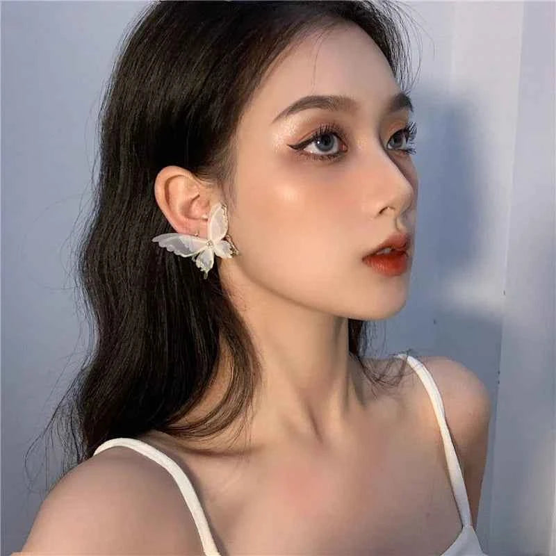 Cute Exaggerate White Metal Mesh Big Butterfly Wings Stud Earring for Women Personality Fashion Korea Jewelry Accessories Gift
