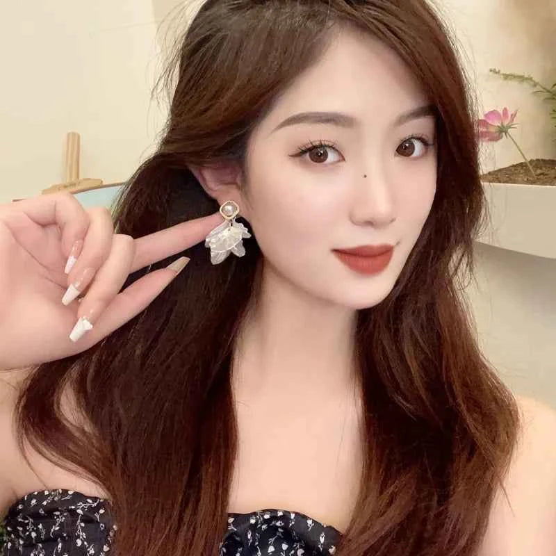 Fashion Jewelry 925 Silver Needle Elegant Temperament White Color Petal Earrings For Women Wedding Gifts Sweet Design Hot Sale