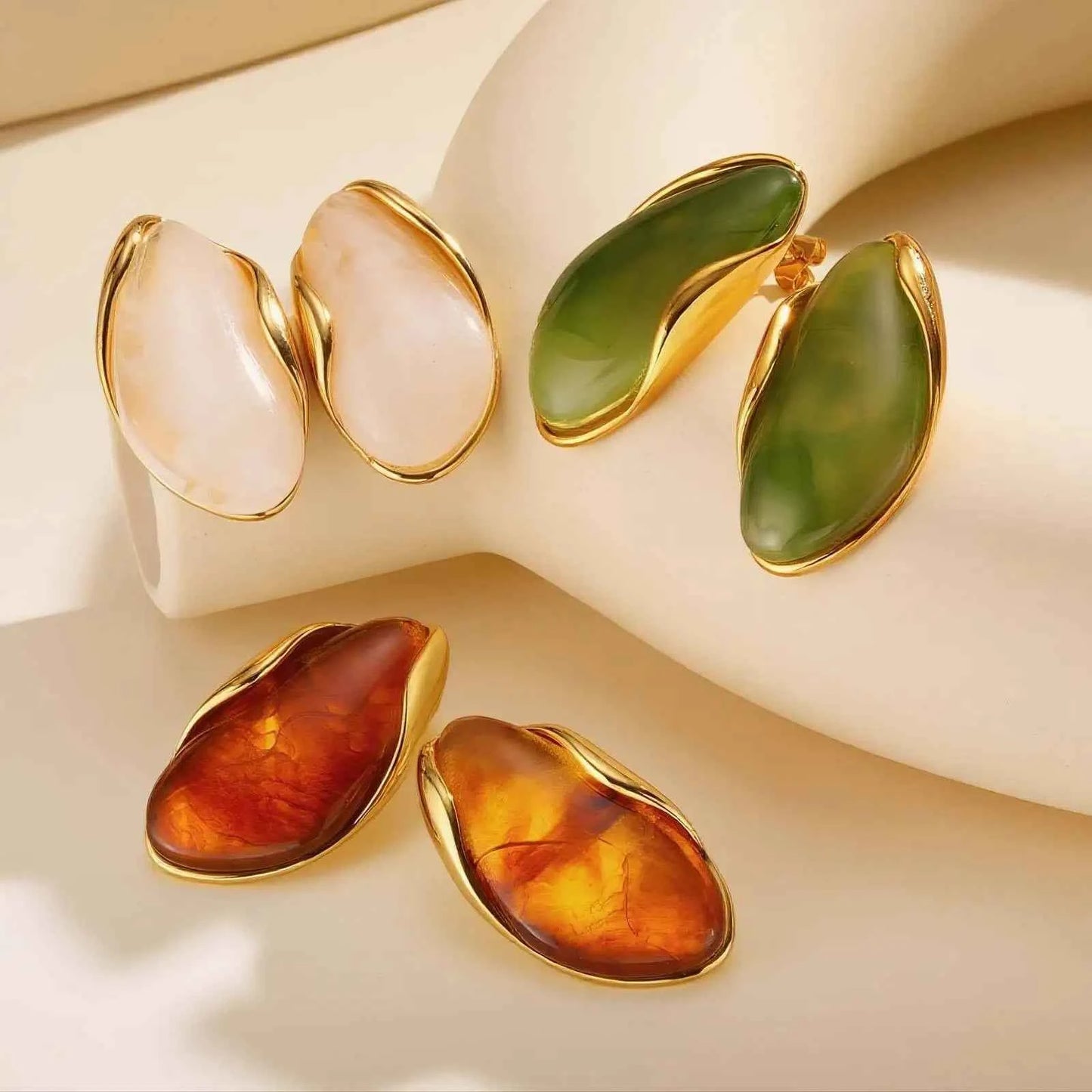 Vnox 2025 Autumn New Brown Resin Geometric Stud Earrings,Stainless Steel 18k Gold-plated Ear Needle,Piercing Jewelry For Women