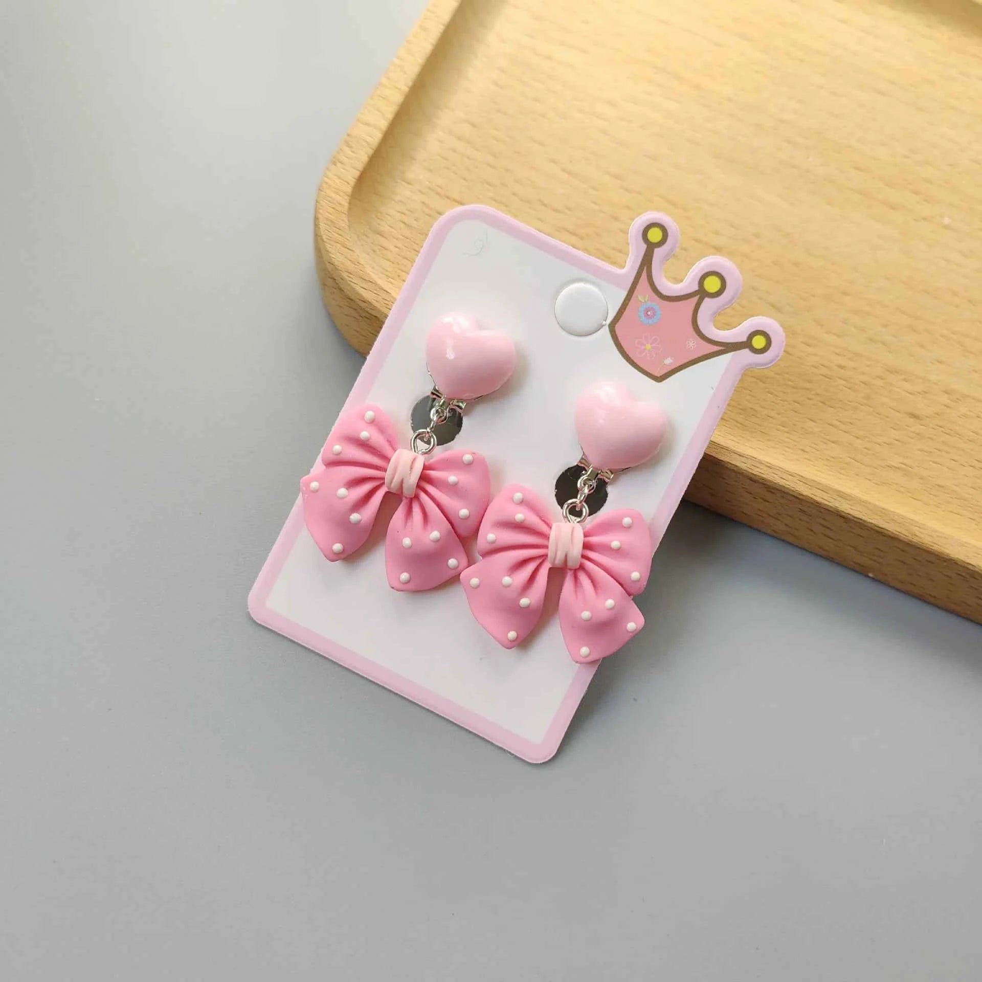 2025 New Children Cartoon Acrylic Ear Clips No Ear Hole Jewelry Princess Girl Earrings Fashionable Baby Girl Clips
