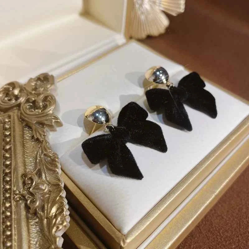 1Pair Vintage Black Flocking Earrings Geometric Bowknot Stud Earrings For Women Fashion With Jewelry Accessories