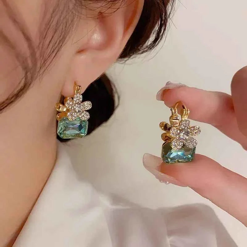 Light Luxury Super Sparkling Fashion Flower Zircon Earrings For Women Exquisite Retro Personality Versatile Earrings