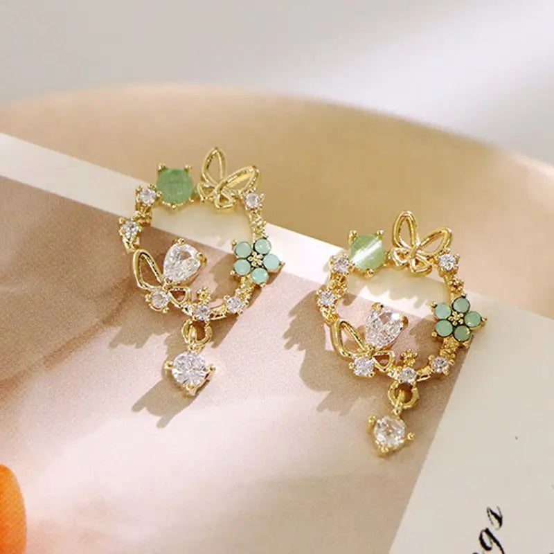 New Korean Hollow Wreath Flower Earrings For Women Crystal Zircon Sweet Bee Butterfly Stud Earring Girl Wedding Party Jewelry