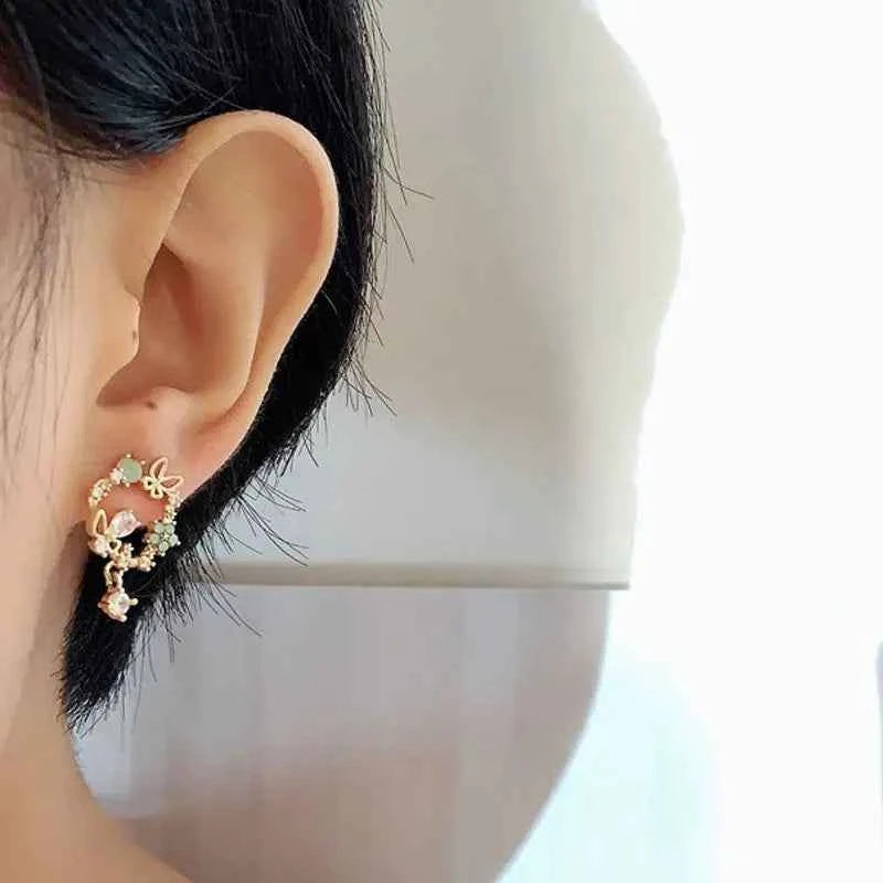 New Korean Hollow Wreath Flower Earrings For Women Crystal Zircon Sweet Bee Butterfly Stud Earring Girl Wedding Party Jewelry