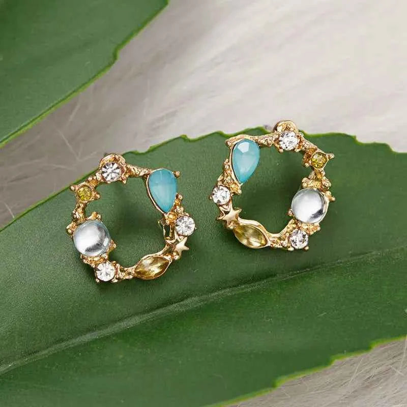 New Korean Hollow Wreath Flower Earrings For Women Crystal Zircon Sweet Bee Butterfly Stud Earring Girl Wedding Party Jewelry