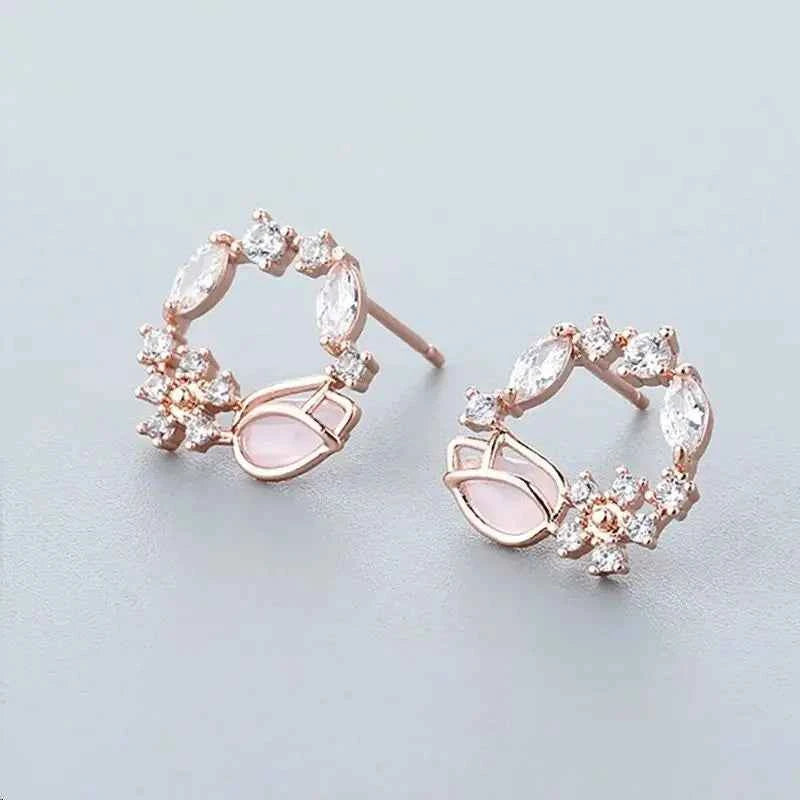 New Korean Hollow Wreath Flower Earrings For Women Crystal Zircon Sweet Bee Butterfly Stud Earring Girl Wedding Party Jewelry