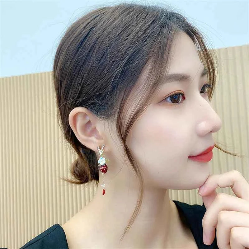 Korean Style Flower Cute Animal Rabbit Dangle Earrings For Women Strawberry Zircon Bee Asymmetrical Tassel Earring Party Jewelry