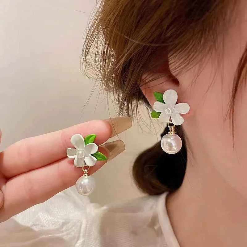 Luxury Flower Butterfly Long Tassel Drop Earrings for Women Exquisite Crystal Zircon Earrings Daily Accessories Party Jewelry