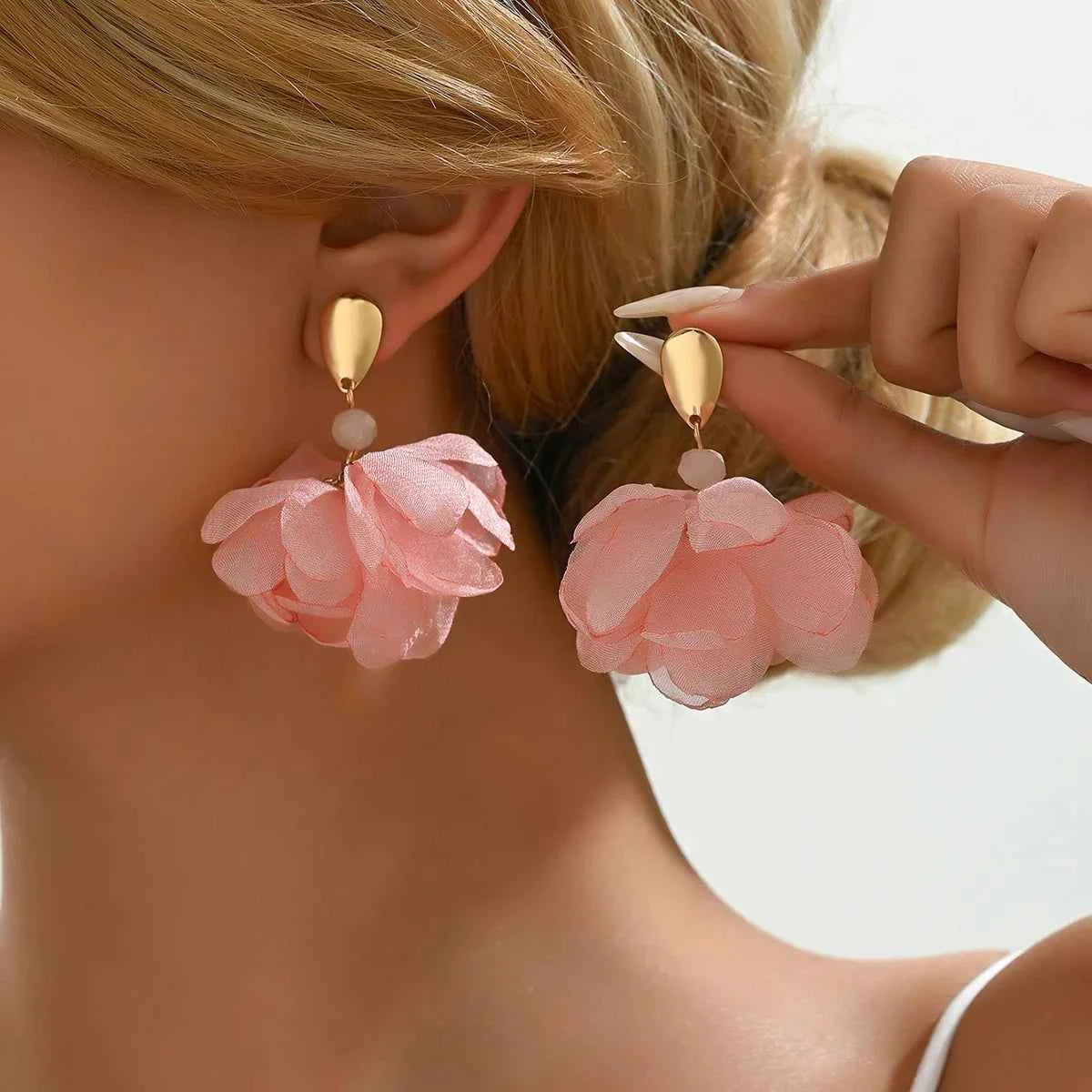 Luxury Flower Designer Earrings for Women Korean Stylish Plant Earrings Jewelry Mothers Day Gifts 2025