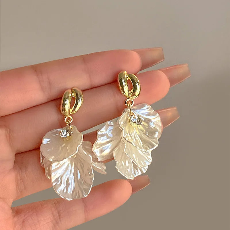 Korean Fashion Earrings Exquisite Dangle Earrings White Crystal Zirconia Flower Bridal Earring Party Jewelry for Women Aretes