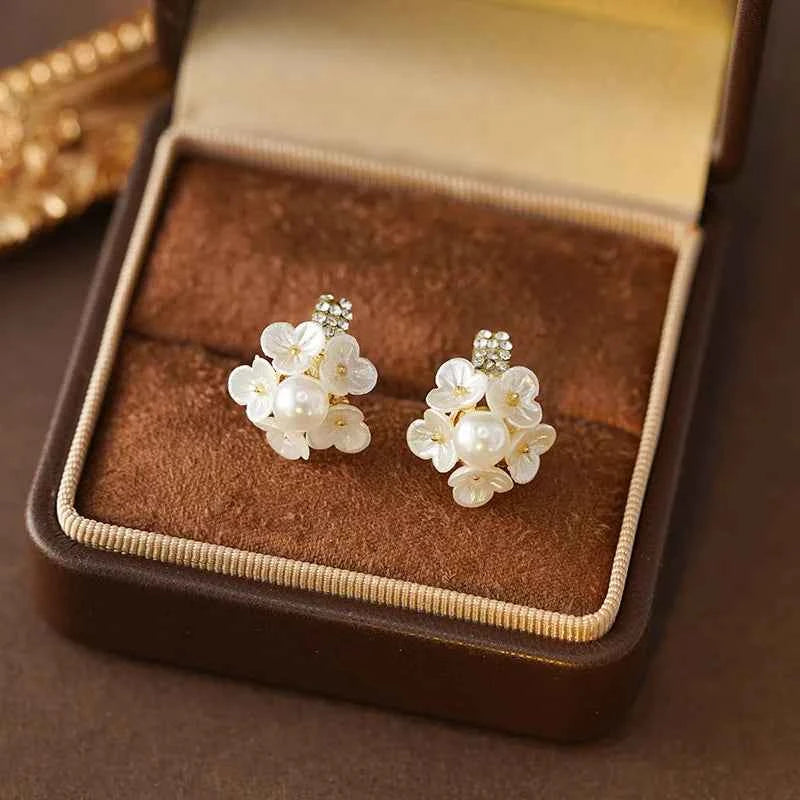 New Luxury Vintage Imitation Shell Flower Zircon Pearl Shell Flower Stud Earrings Women Fashion Elegant Jewelry Accessories