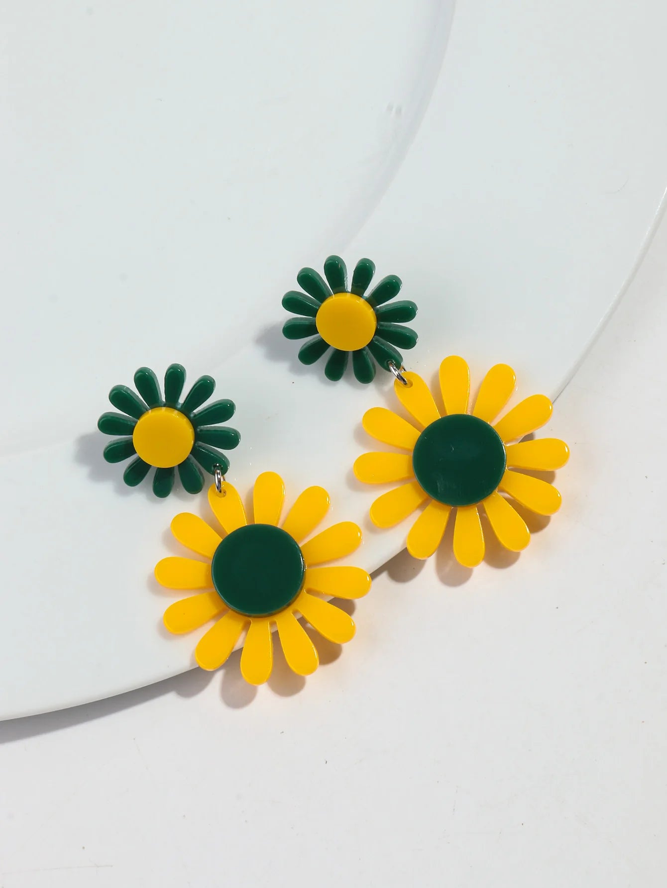 Boho Colorful Acrylic Sunflower Women's Earrings 2024 Trendy Geometric Daisy Flower Long Drop Earring Cute Simple Jewelry Gifts