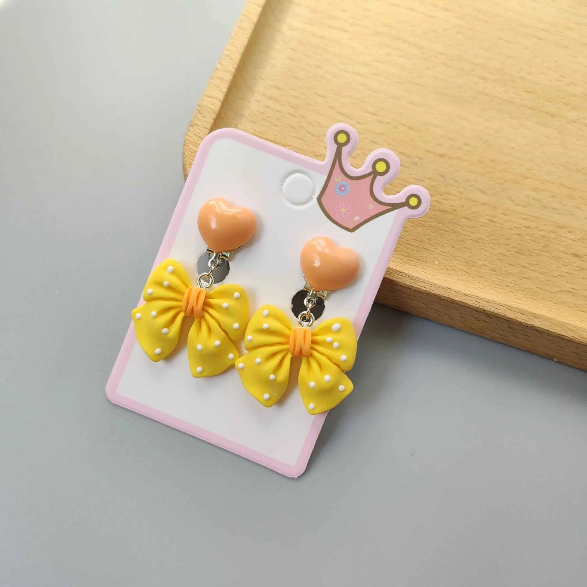 2025 New Children Cartoon Acrylic Ear Clips No Ear Hole Jewelry Princess Girl Earrings Fashionable Baby Girl Clips