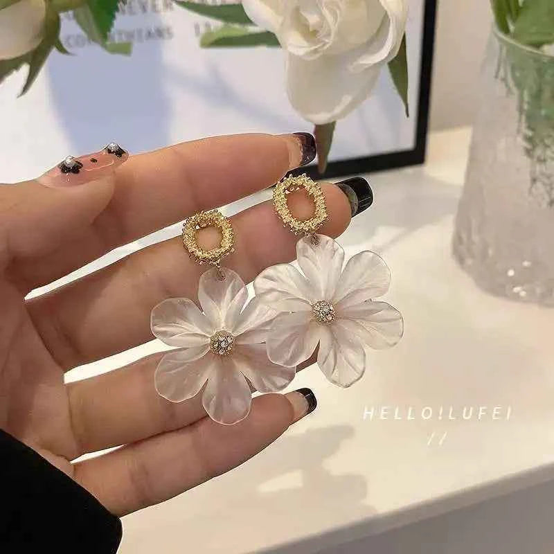 Korean Fashion Earrings Exquisite Dangle Earrings White Crystal Zirconia Flower Bridal Earring Party Jewelry for Women Aretes