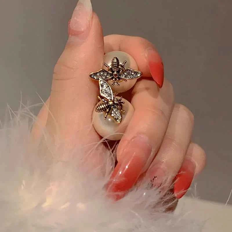 New Arrival Stud Earrings Fashion Animal Metal Women Trendy Bees Pearl Double-sided Two-wear Earrings Light Luxury Jewelry