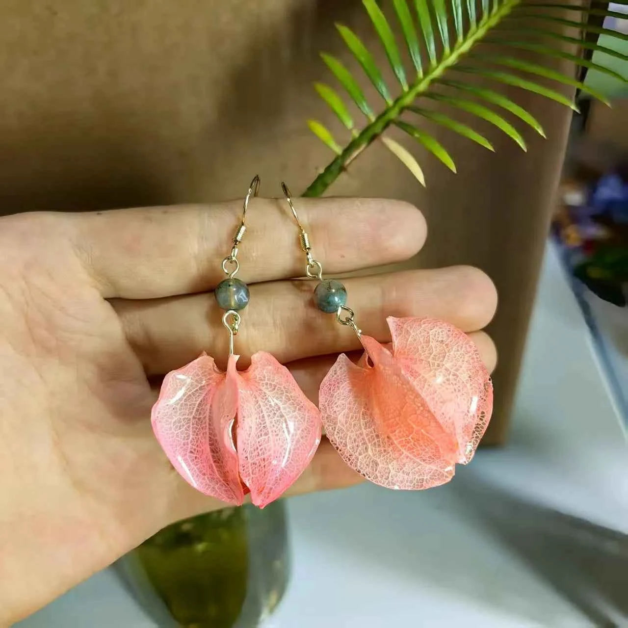 Multicolor Natural Flower Earrings Handmaking Epoxy Resin Natural Flower Earrings Unique Plant Earring Floral Jewelry Wholesale